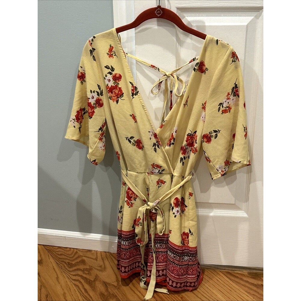 Mi Ami Adorable Yellow Floral Romper With Cut Out Back Size M
